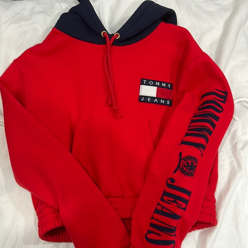 Tommy Hilfiger cropped hoodie